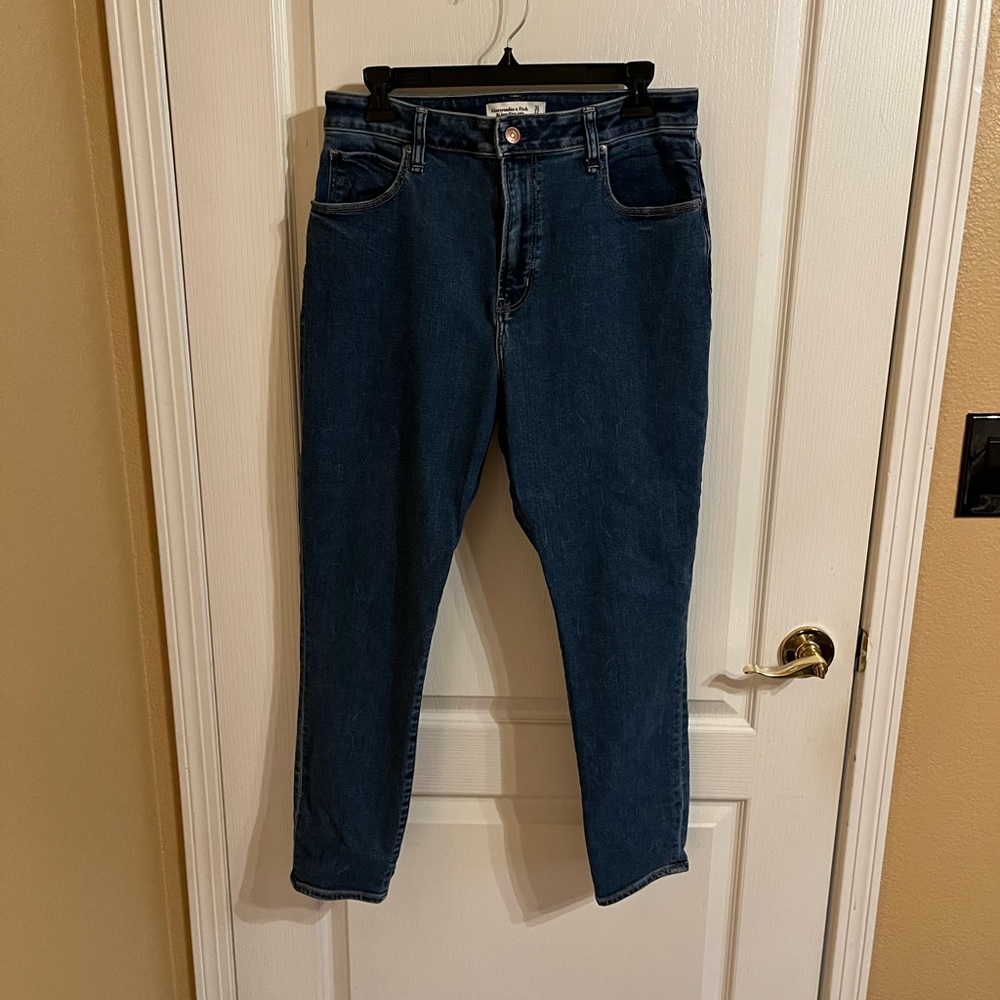 Women’s Abercrombie and Fitch The Super Skinny Ankle High Rise Curve Love Jean